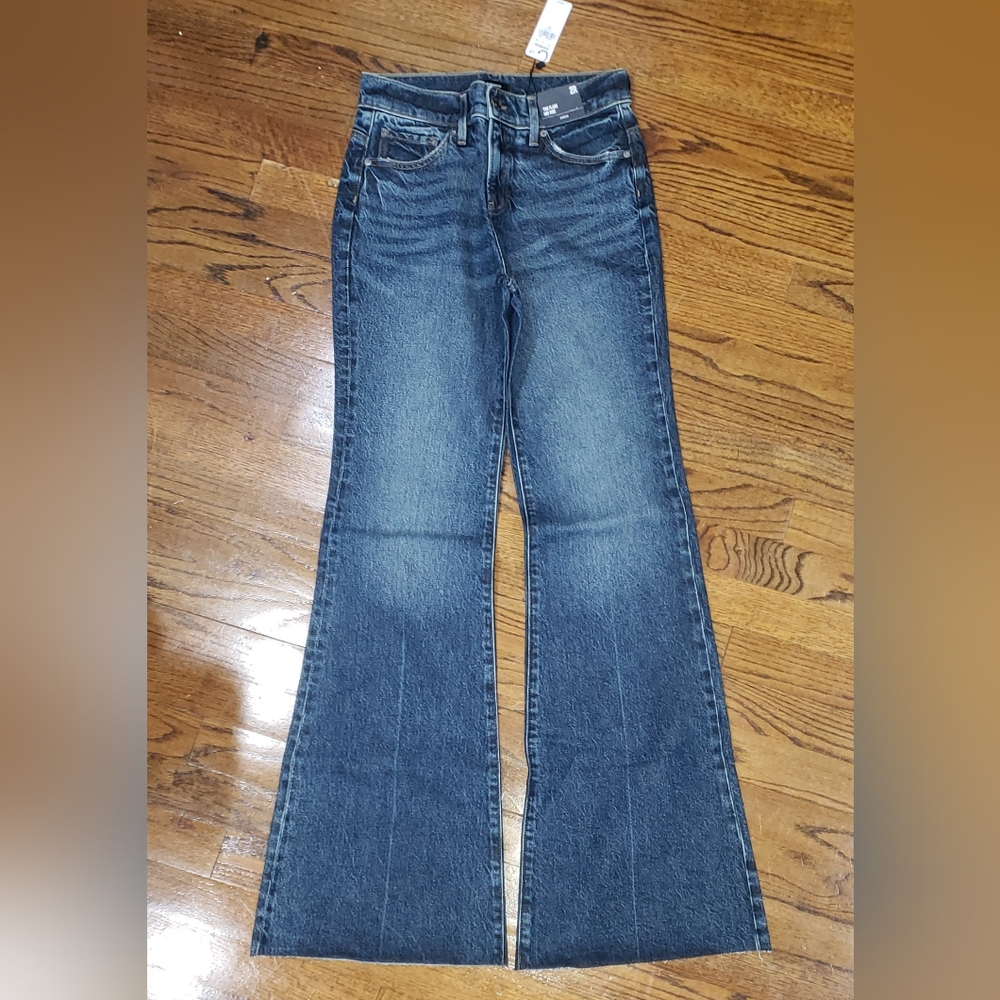 NWT Express Mid Rise Dark Wash Raw Hem Yoke Dream 70s Flare